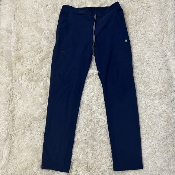 ◾️Figs Technical Collection Cargo Scrub Pants - Picture 3 of 7